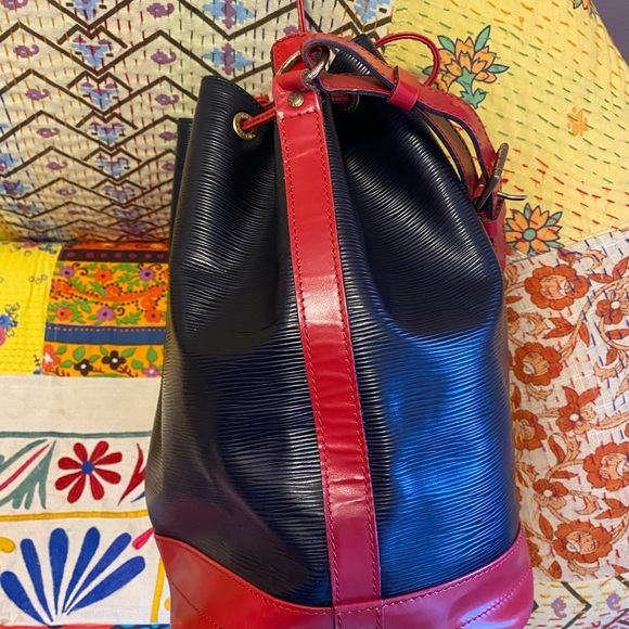 Louis Vuitton Epi Noé Bucket Bicolor Gm Shoulder Bag w/ Authenticity Certificate - Picture 4 of 11
